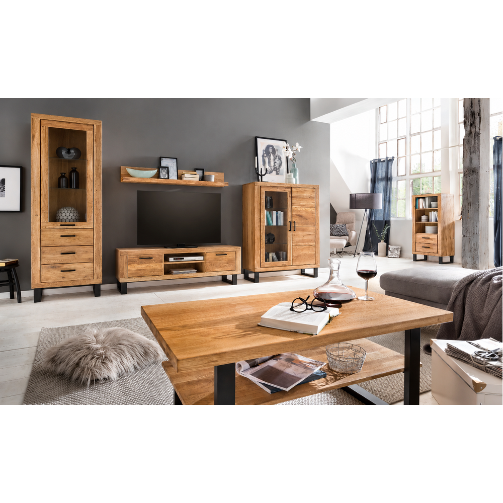Vitrine TINA – Eiche teilmassiv mit schwarzen Metallkufen